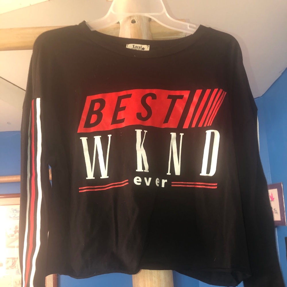 Black cropped long sleeve shirt